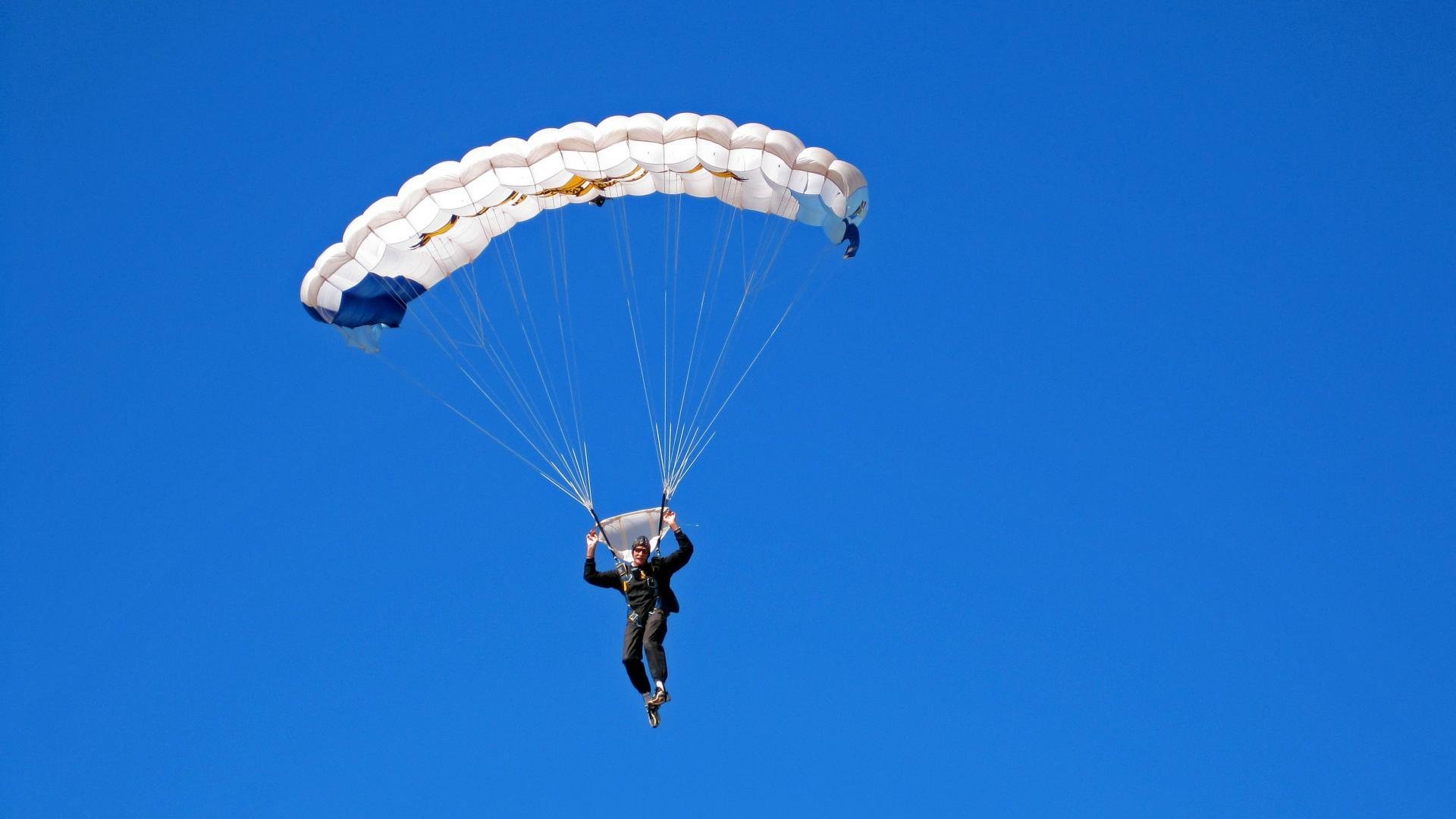 _全民登山挑战：攀登自然的最高峰_，山峰攀登难度排行